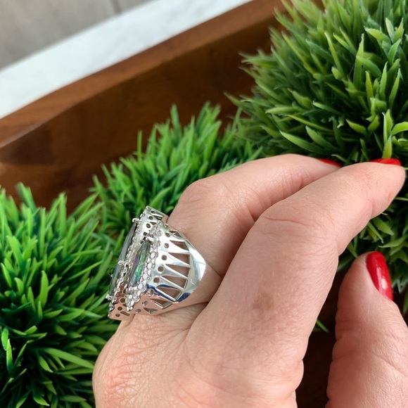 Beautiful adjustable ring - Picture 3 of 4